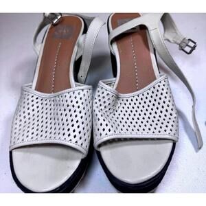 Stylish White Platform Sandals with Slingback